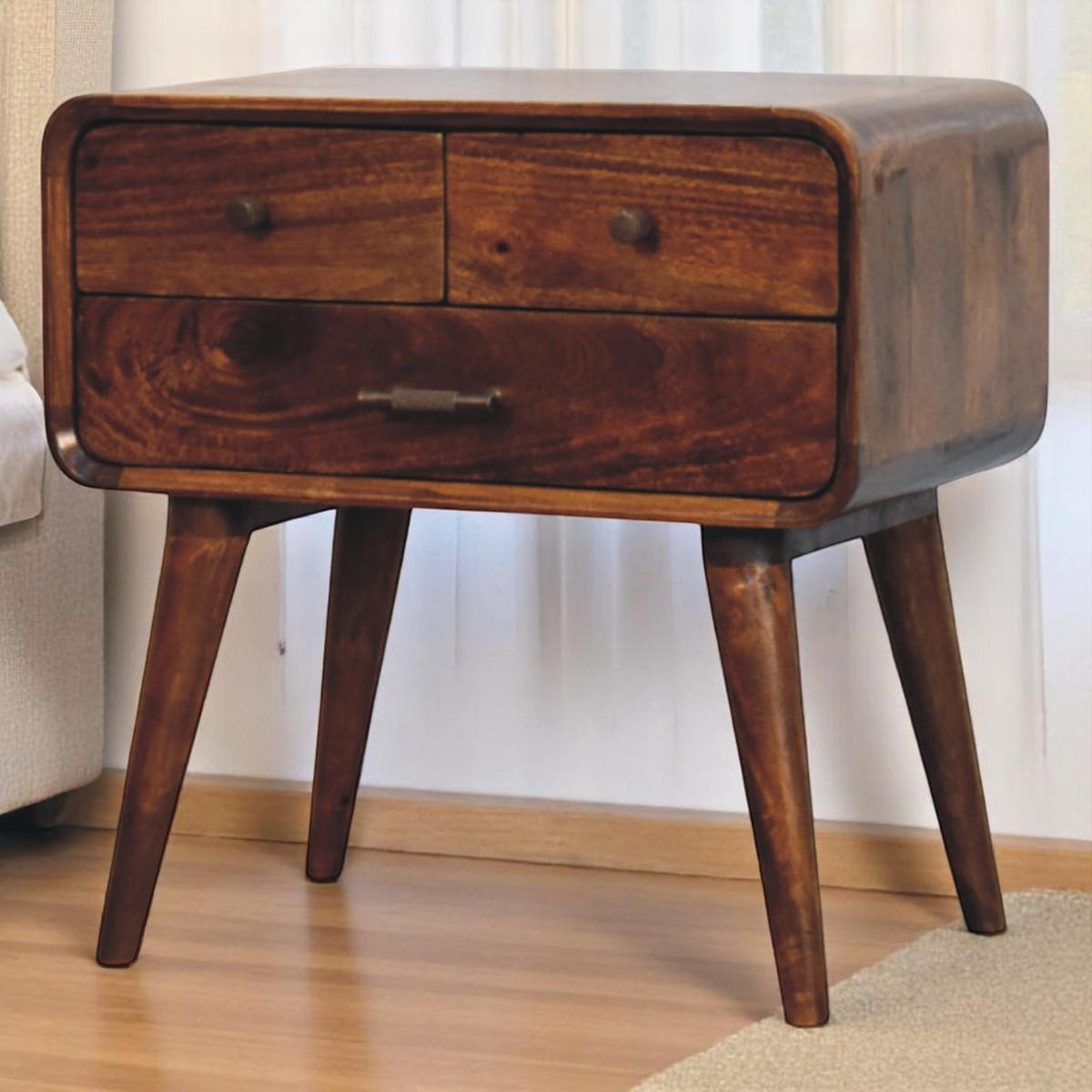 AVORA NOČNA OMARICA v kostanjevem zaključku s 3 predali - hnedá, drevo (35/55/55cm) - Artisan Furniture