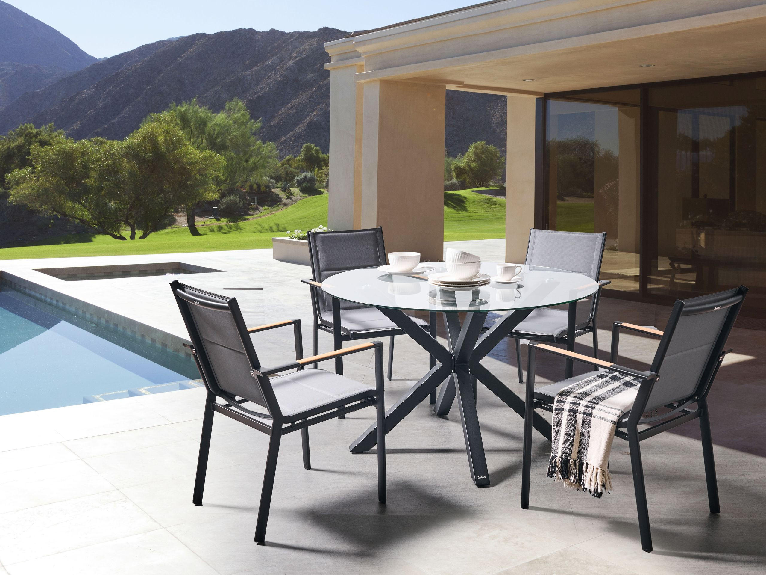 GARTENTISCH Schwarz Maletto - Transparent/Schwarz, Glas (120/120/75cm) - Beliani