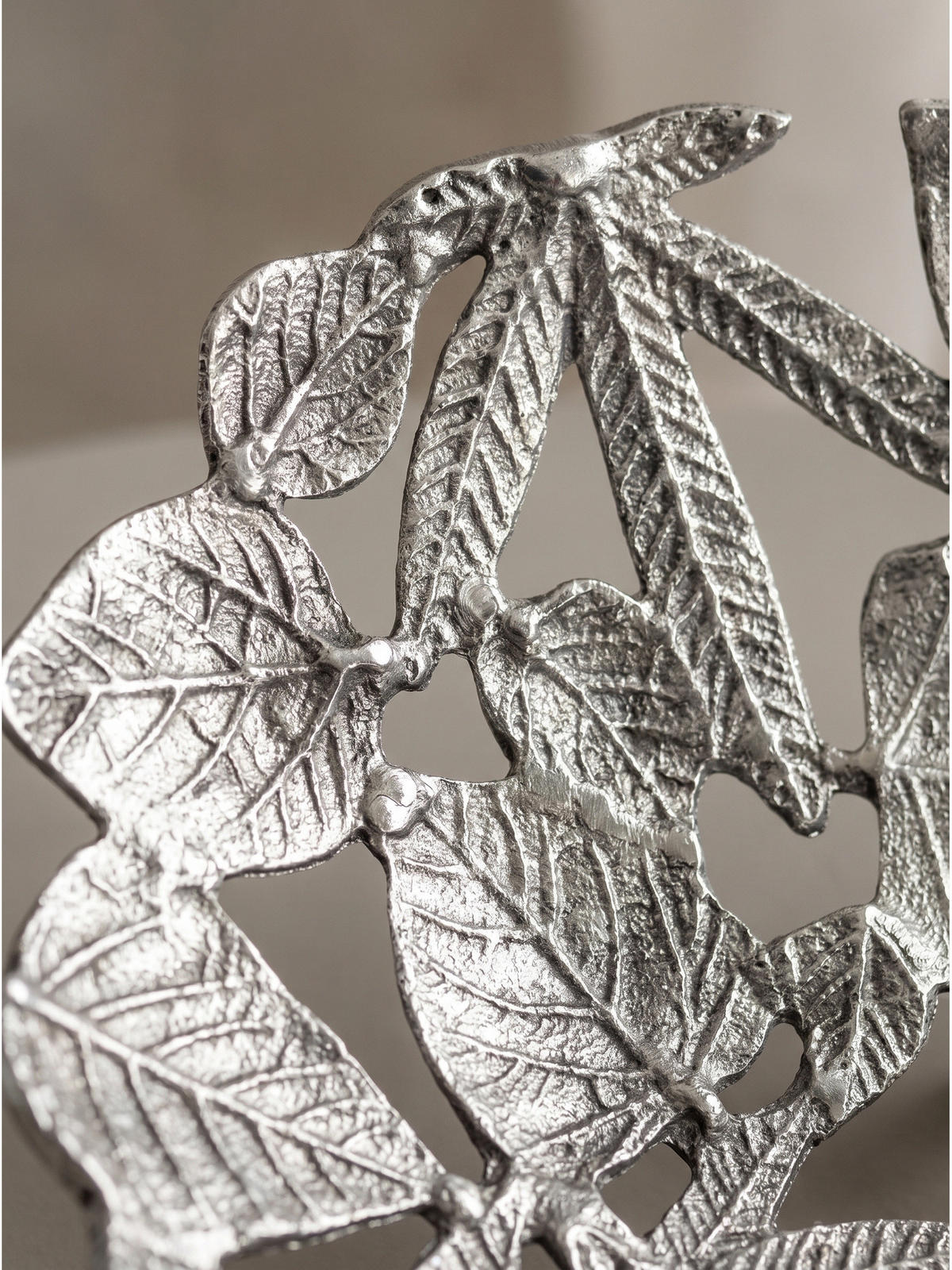 DEKOSCHALE RECANATI, Aluminium, handgefertigt, Silber, 49 x 31 x 8 cm - Silberfarben, Metall (8cm) - KADIMA DESIGN