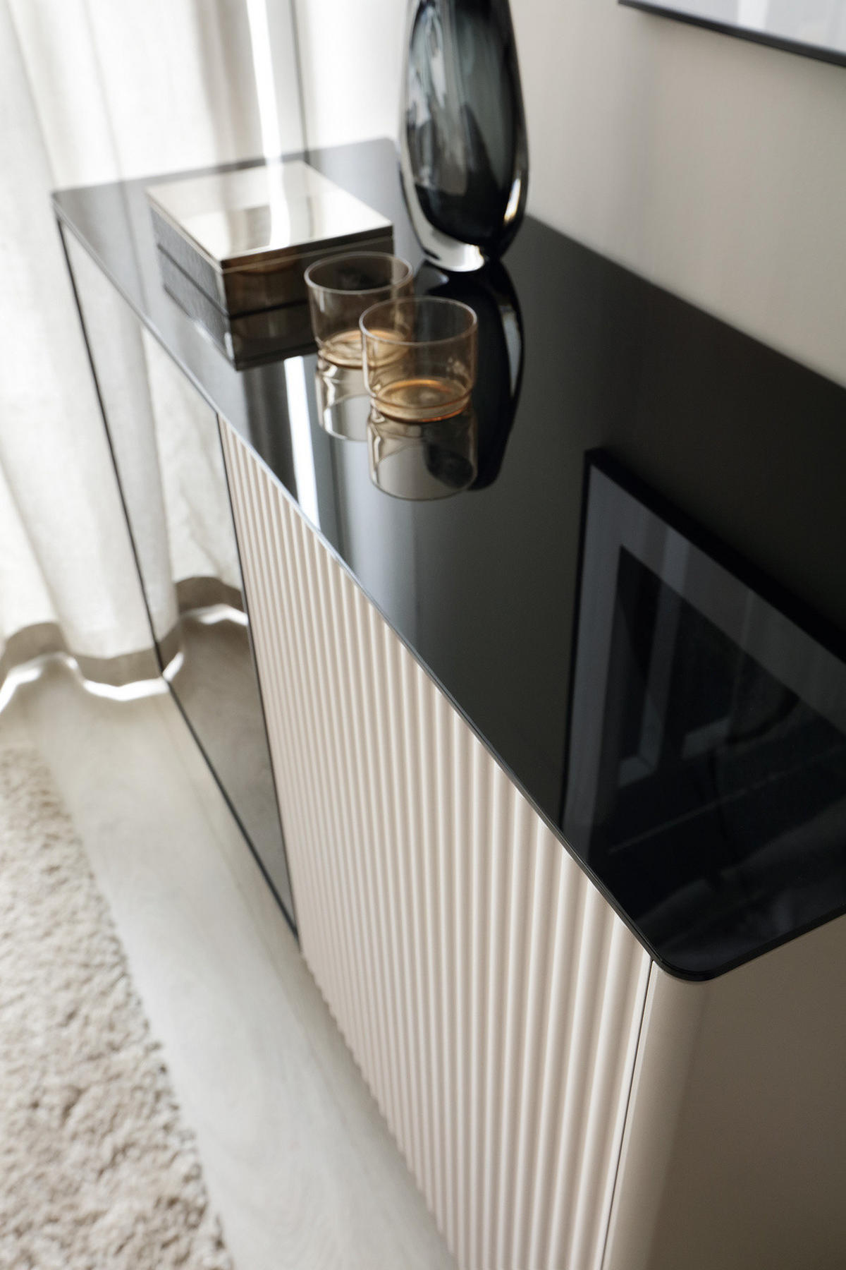 HIGHBOARD DIJON S57 57 cm (Kaschmir, Antisol-Glasplatte, LED) - Kaschmir/Schwarz, Glas/Holz (57/57/39cm) - Ravio