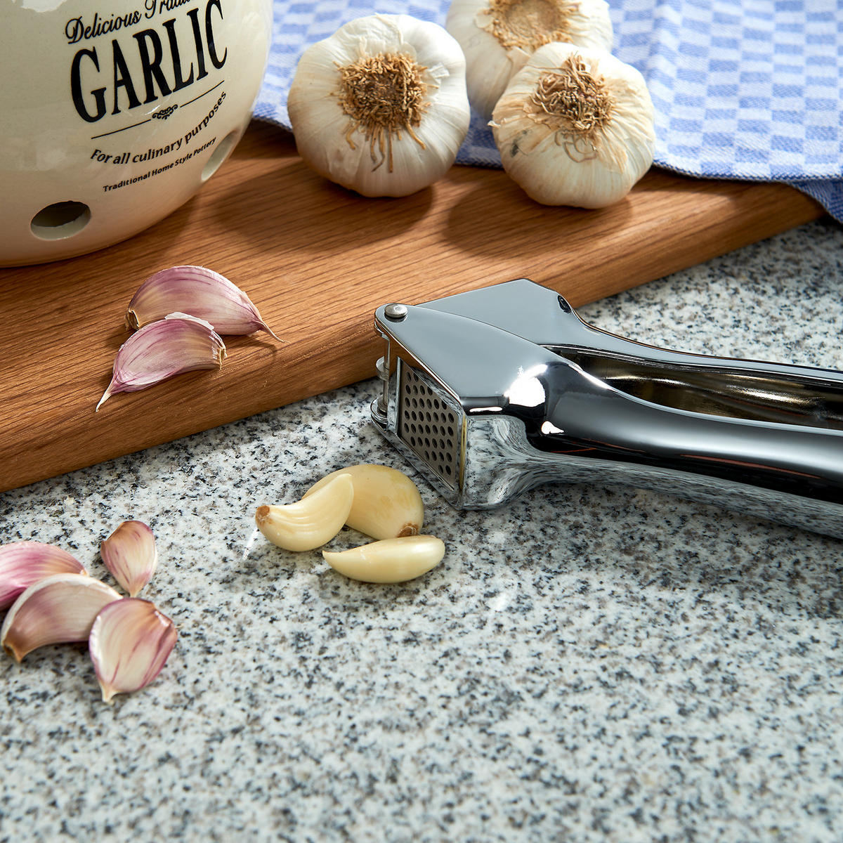 KNOBLAUCHPRESSE Menuett - Silberfarben, Metall (19cm) - Butlers