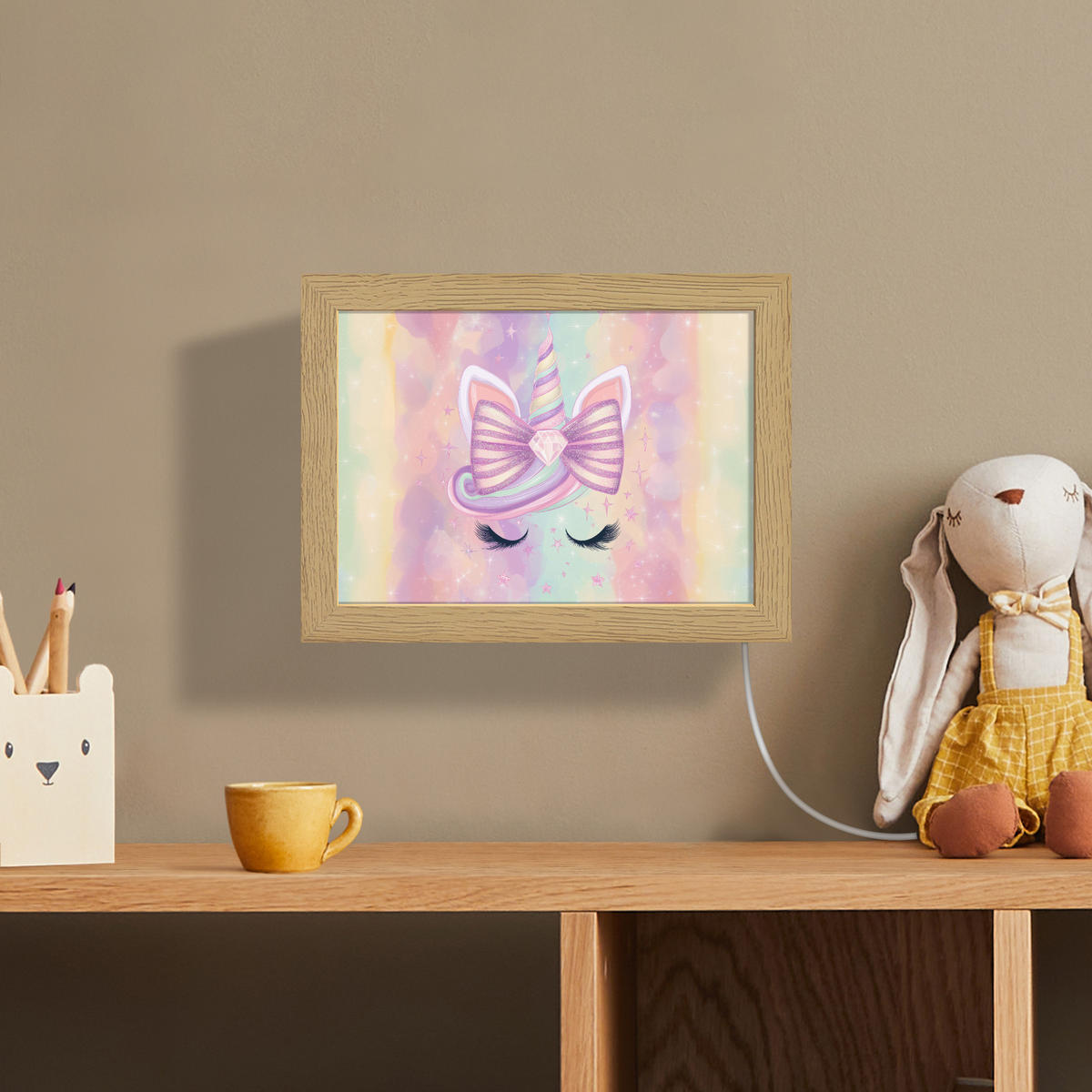 NÁSTĚNNÁ LAMPA Jednorožec - Třpytky - Duha - Pastelové barvy 20x15 cm - světle růžová, kompozitní dřevo (20/15/8cm) - OnlyWow