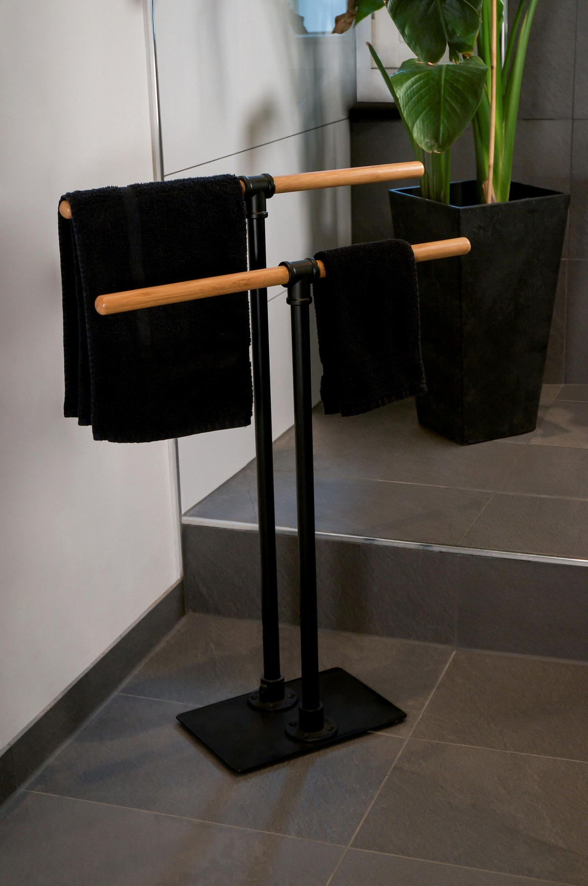 HANDTUCHSTÄNDER Forli schwarz Bambus - Schwarz, Metall (60/82.5/20cm)