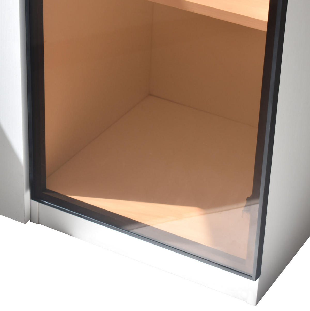 VITRINE aus MDF 110,5x35x160 cm Weiß mit LED-Beleuchtung, Seitenauszug und bernsteinfarbenem Glas - Weiß, Holzwerkstoff (110.5/160/35cm) - IVMEU