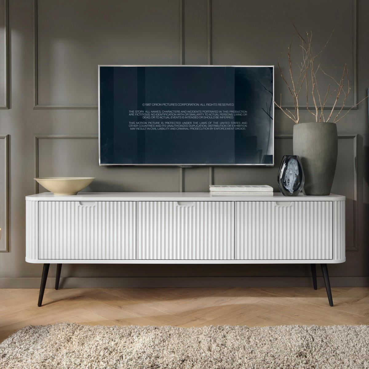 LOWBOARD TV MORDEN RTV1 Abgerundeter Korpus Weiß Weiß - Weiß, Holzwerkstoff/Kunststoff (168/56/39cm) - Komodee