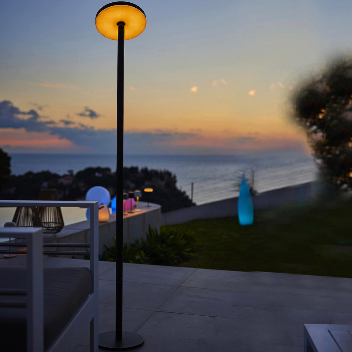 VIVIA Hohe Solar-Stehlampe H145CM - Schwarz, Metall (23/23/145cm) - Lumisky