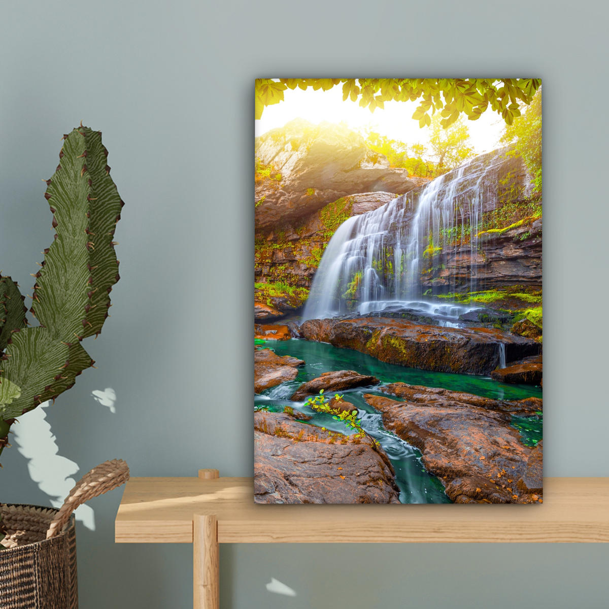 LEINWANDBILD Natur - Wasserfall - Pflanzen - Bäume - Sonne Deko Wohnzimmer 20x30 cm - Olivgrün, Textil (20/30cm) - MuchoWow