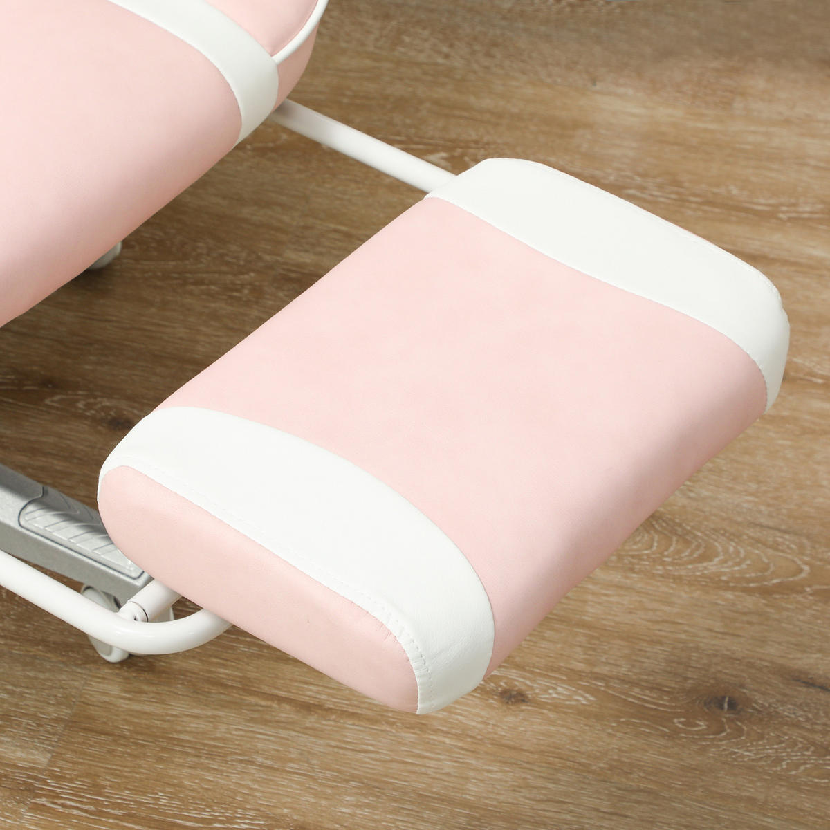 GAMING Stuhl aus Kunstleder mit Fußstütze, höhenverstellbar, drehbar, neigbare Rückenlehne, Kopf- und Lendenkissen, Rosa - Rosa, Leder (50/115.5/63cm) - BRILVERDE