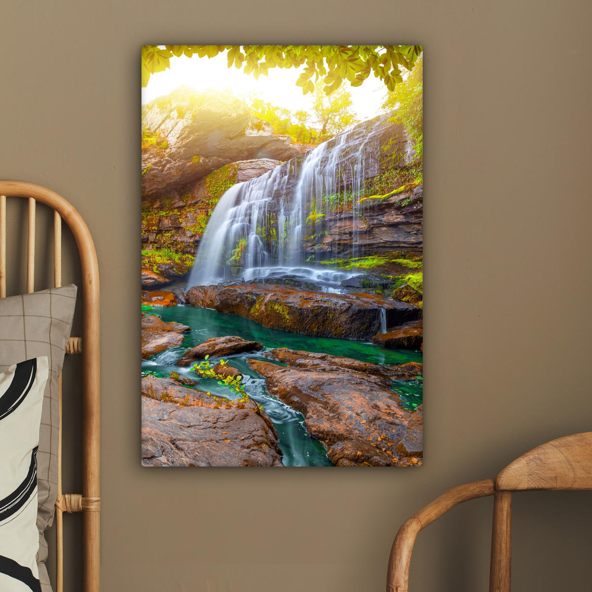 LEINWANDBILD Natur - Wasserfall - Pflanzen - Bäume - Sonne 60x90 cm - Olivgrün, Textil (60/90cm) - MuchoWow