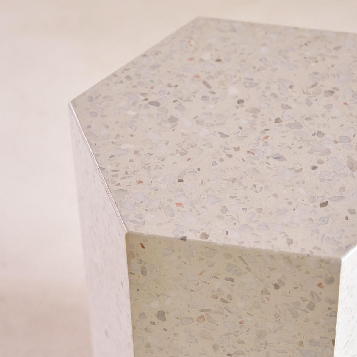 BEISTELLTISCH Zoé Weiß aus Premium-Terrazzo - Weiß, Stein (35/40/50cm) - Tikamoon