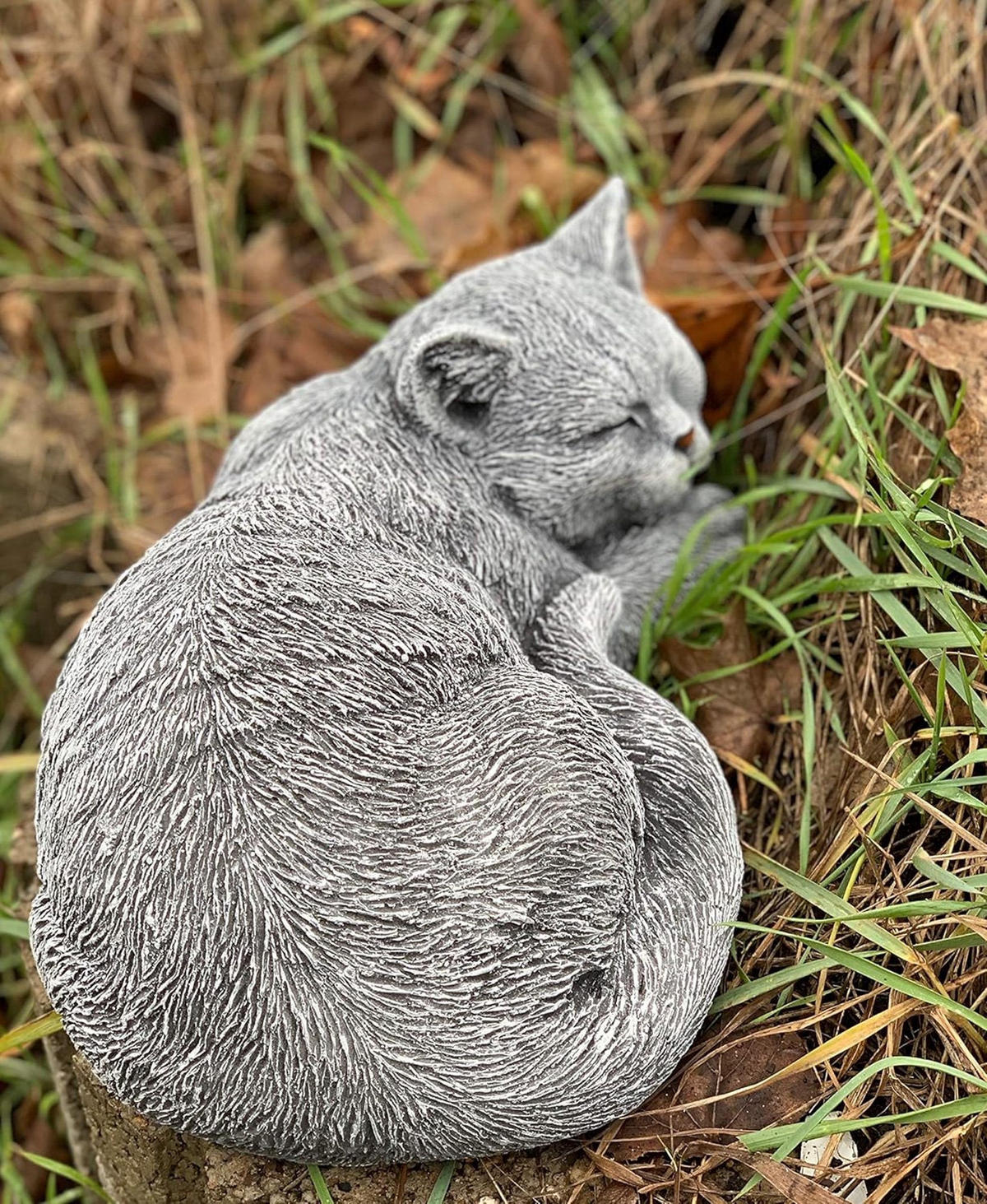 STEINFIGUR Katze Betty schlafend frostfest wetterfest Gartenfigur - Grau, Stein (25/11/18cm) - stoneandstyle