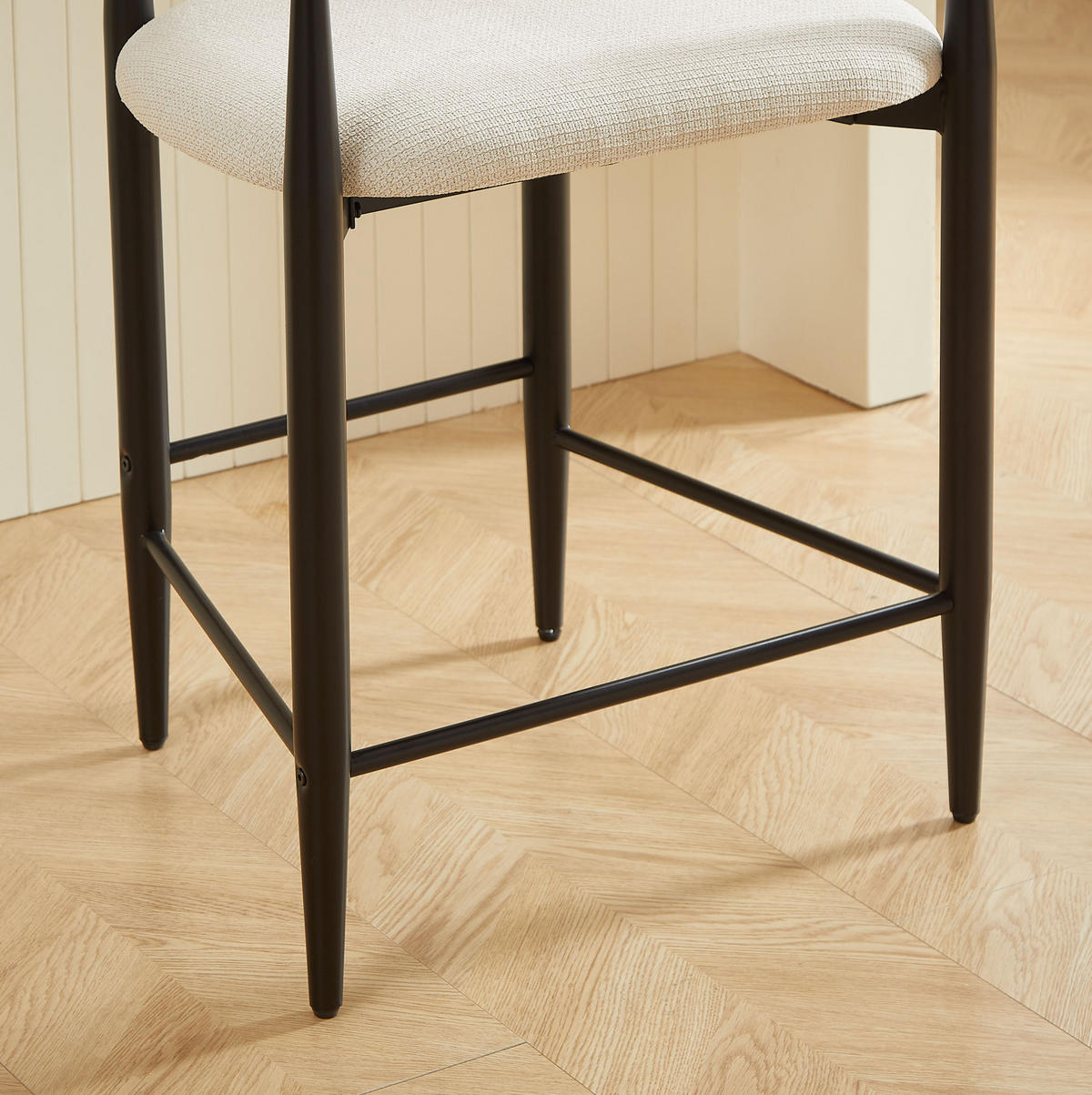 BARHOCKER 2er-Set mit Armlehnen, beigen Stoffpolstern und schwarzem Metallgestell mit goldfarbenen Akzenten - Beige, Textil (55/94/59cm) - MIVRAY