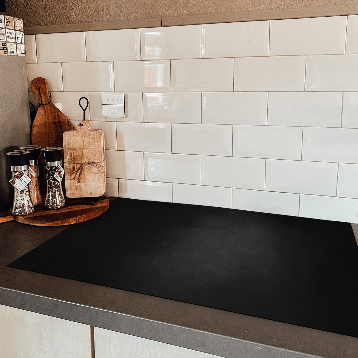 HERDABDECKPLATTE Beton - Schwarz - Grau - Strukturiert - Industriell Induktionsmatte 83x51 cm - Graphitfarben, Kunststoff (83/51.5/0.2cm) - MuchoWow