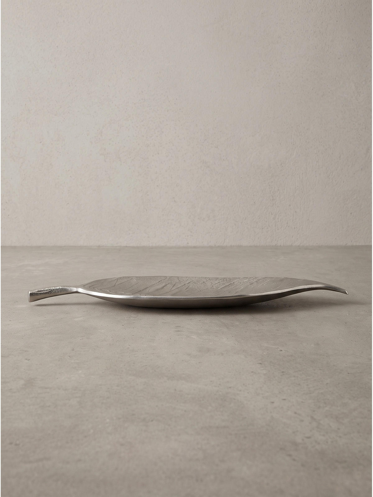 DEKOSCHALE SUBIACO, Aluminium, handgefertigt, Silber, 61 x 18 x 4 cm - Silberfarben, Metall (4cm) - KADIMA DESIGN