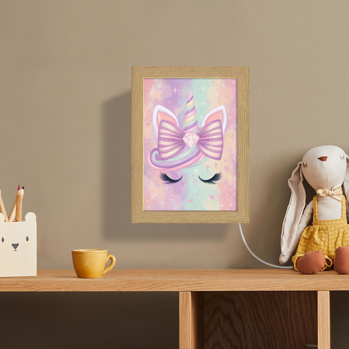 NÁSTĚNNÁ LAMPA Jednorožec - Třpytky - Duha - Pastelové barvy 15x20 cm - světle růžová, kompozitní dřevo (15/20/8cm) - OnlyWow