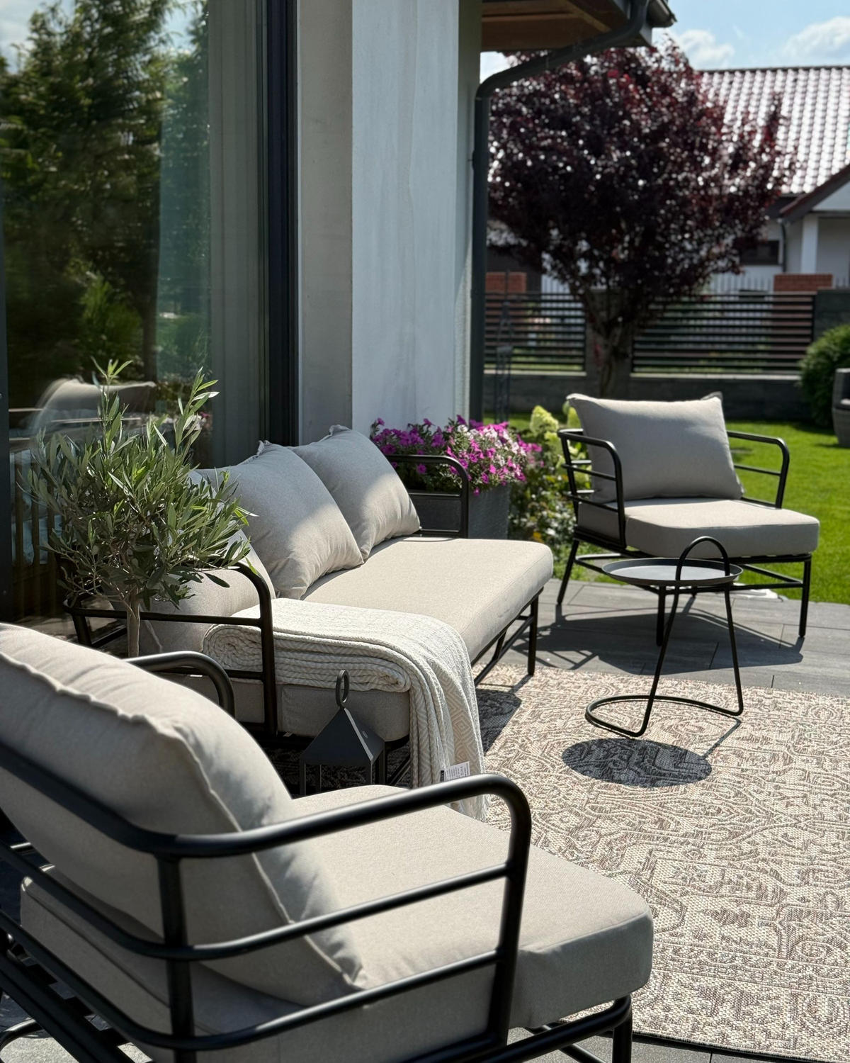 GARTENSOFA Set 5-Sitzer Metall Hellbeige Ponzone - Beige/Schwarz, Metall (196/80/79cm) - Beliani