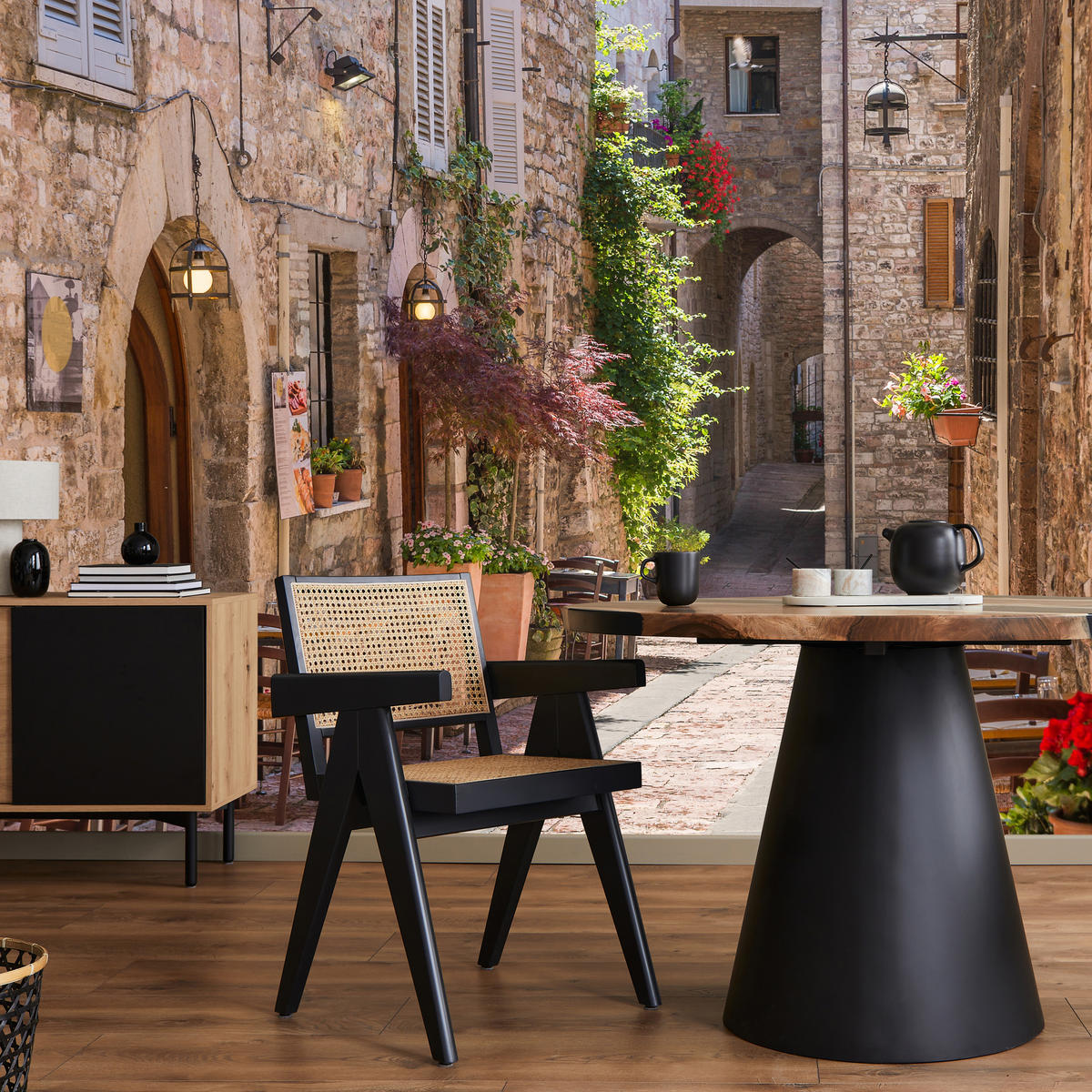 FOTOTAPETA Pre Obývaciu Izbu Talianska Kamenná Ulica S Reštauráciou Rustikálna 500 x 350 cm - oranžová/hnedá, papier (500/350cm) - Muralo