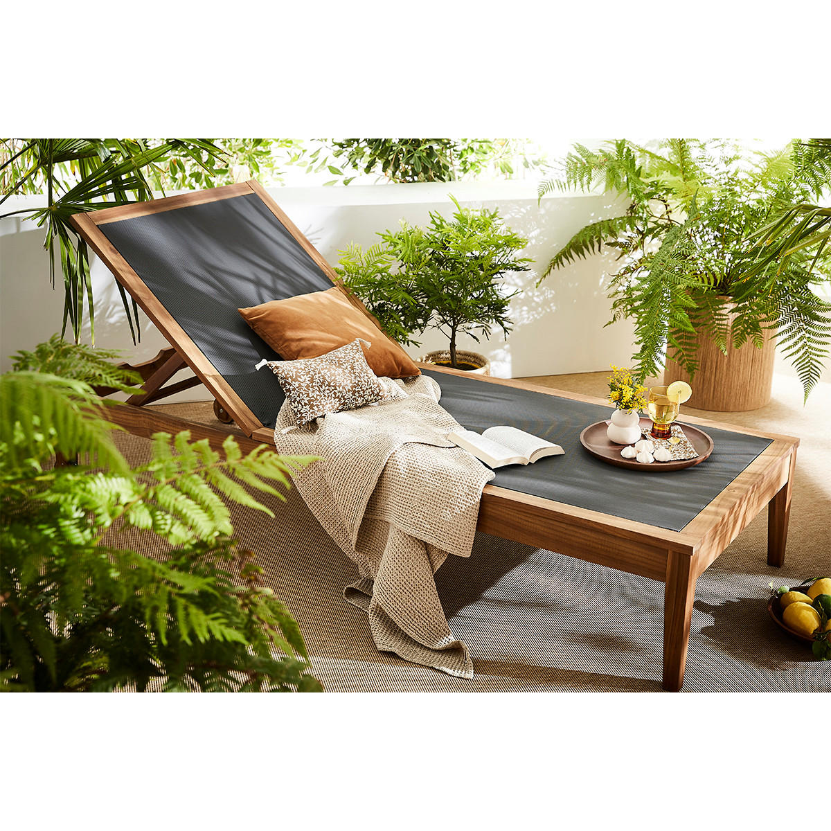 SONNENLIEGE Dunkelgrau Massivholz NAVEEN - Grau, Holz (75/100/195cm) - Miliboo