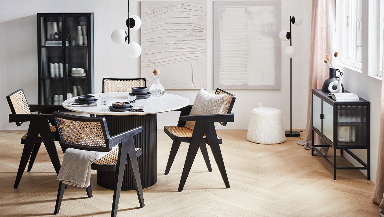 Esszimmerstuehle, Esszimmertisch