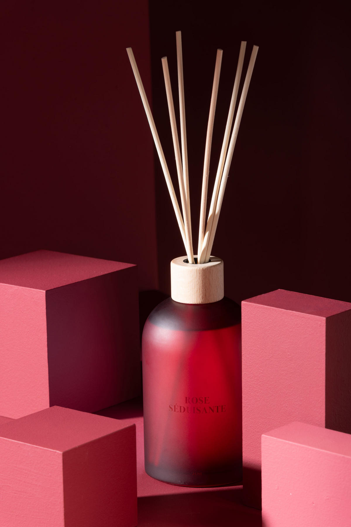 HAUSPARFUM ACCORDS ESSENTIELS - Rot - 550 ml - Rot, Paraffin (9.5/35.5/9.5cm) - J-Line