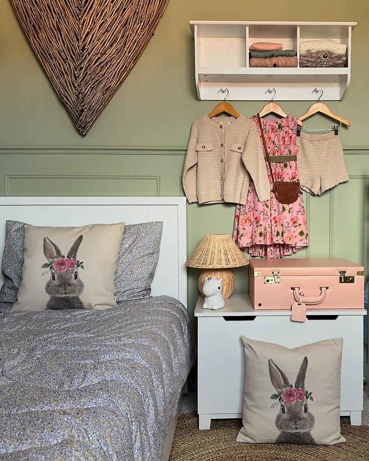 DEKORATIVNÍ POLŠTÁŘ sada 2 ks Taupe 45/45 cm Tulipa - šedohnědá, textil/přírodní materiály (45/45cm) - Beliani