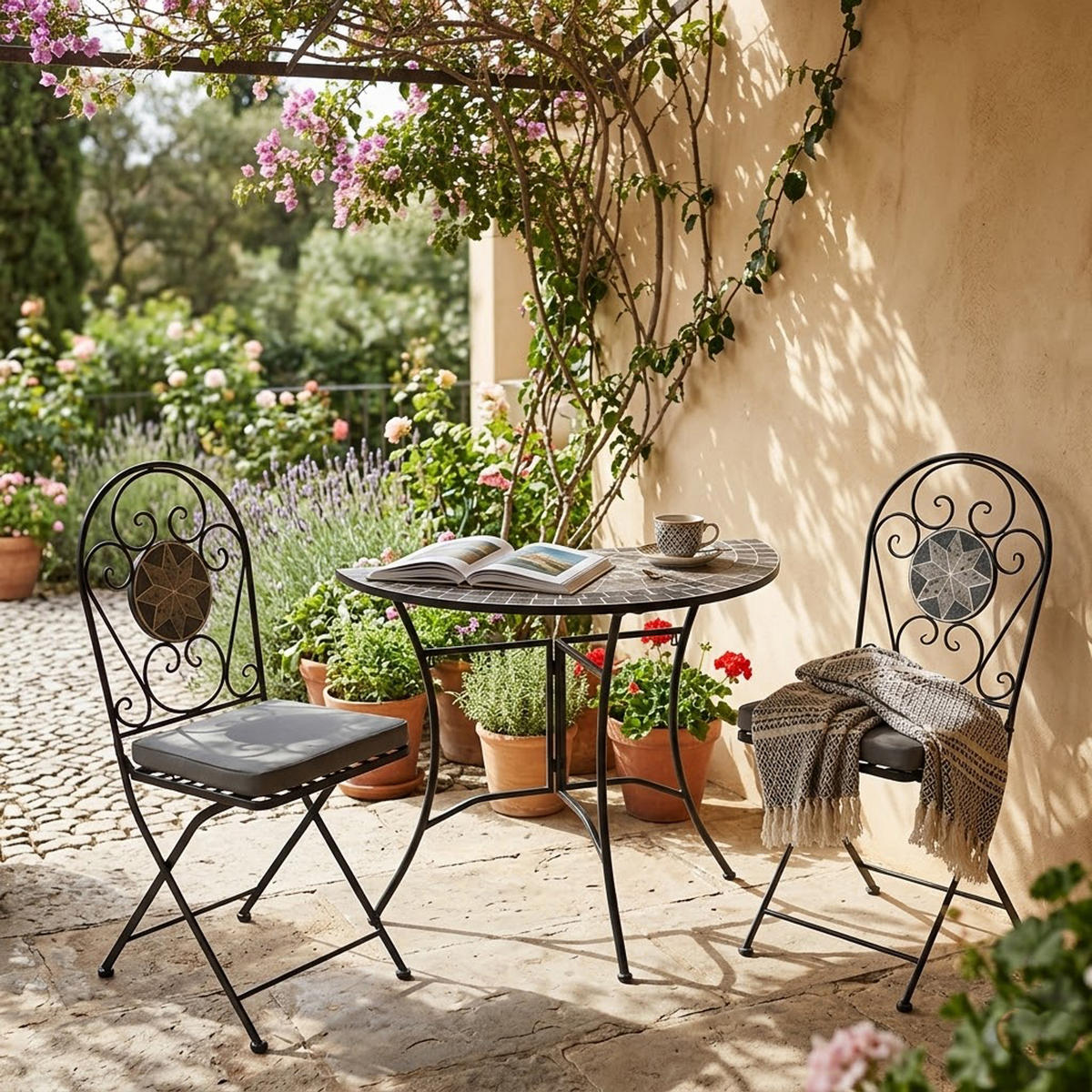 BISTROSET Derby - Gartenset 3-teilig (2x Klappstuhl, 1x Wandtisch 90x45cm halbrund) aus schwarz pulverbeschichtetem Eisen - Grau, Metall - TPFGarden