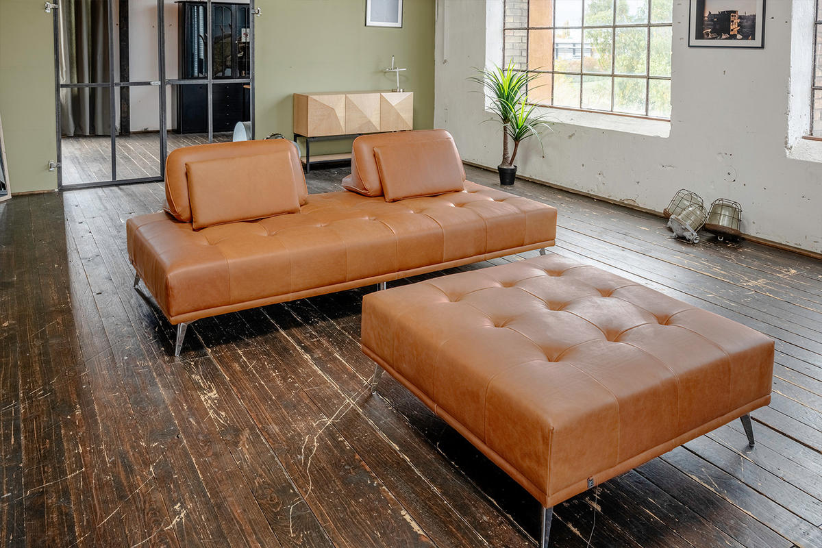 SOFA MIT HOCKER WIOLO 2ER SET Braun Leder - Dunkelbraun/Silberfarben, Leder/Metall (240/83/110cm) - KAWOLA