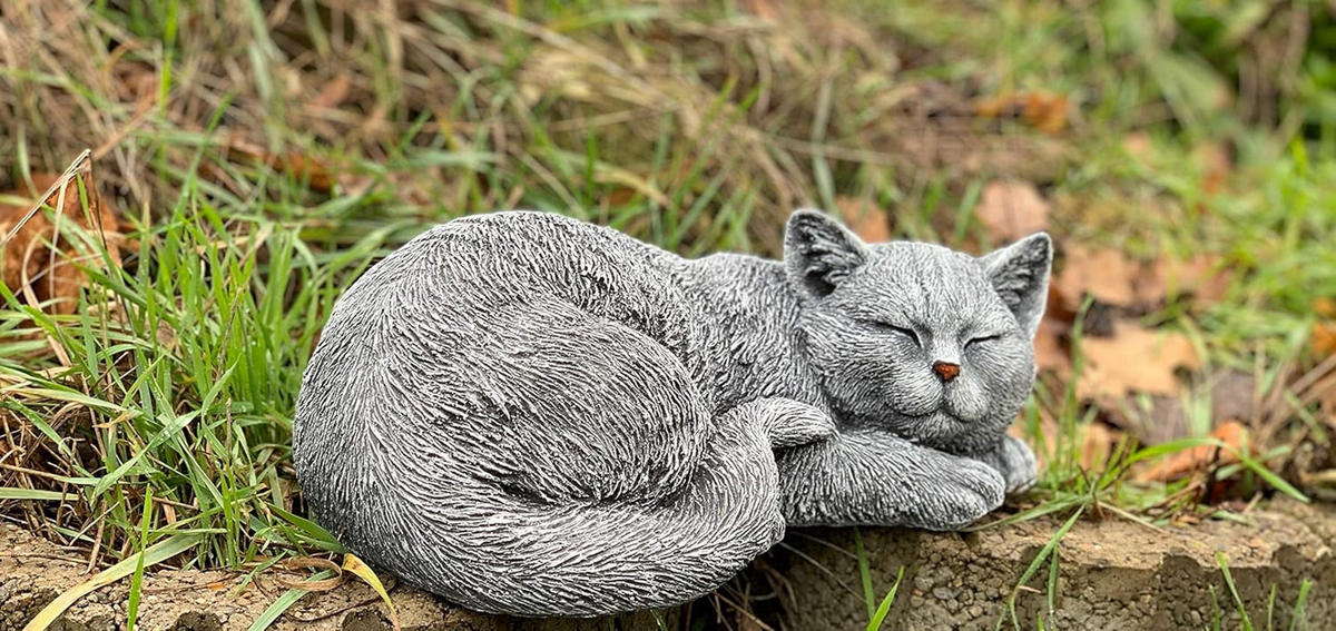 STEINFIGUR Katze Betty schlafend frostfest wetterfest Gartenfigur - Grau, Stein (25/11/18cm) - stoneandstyle