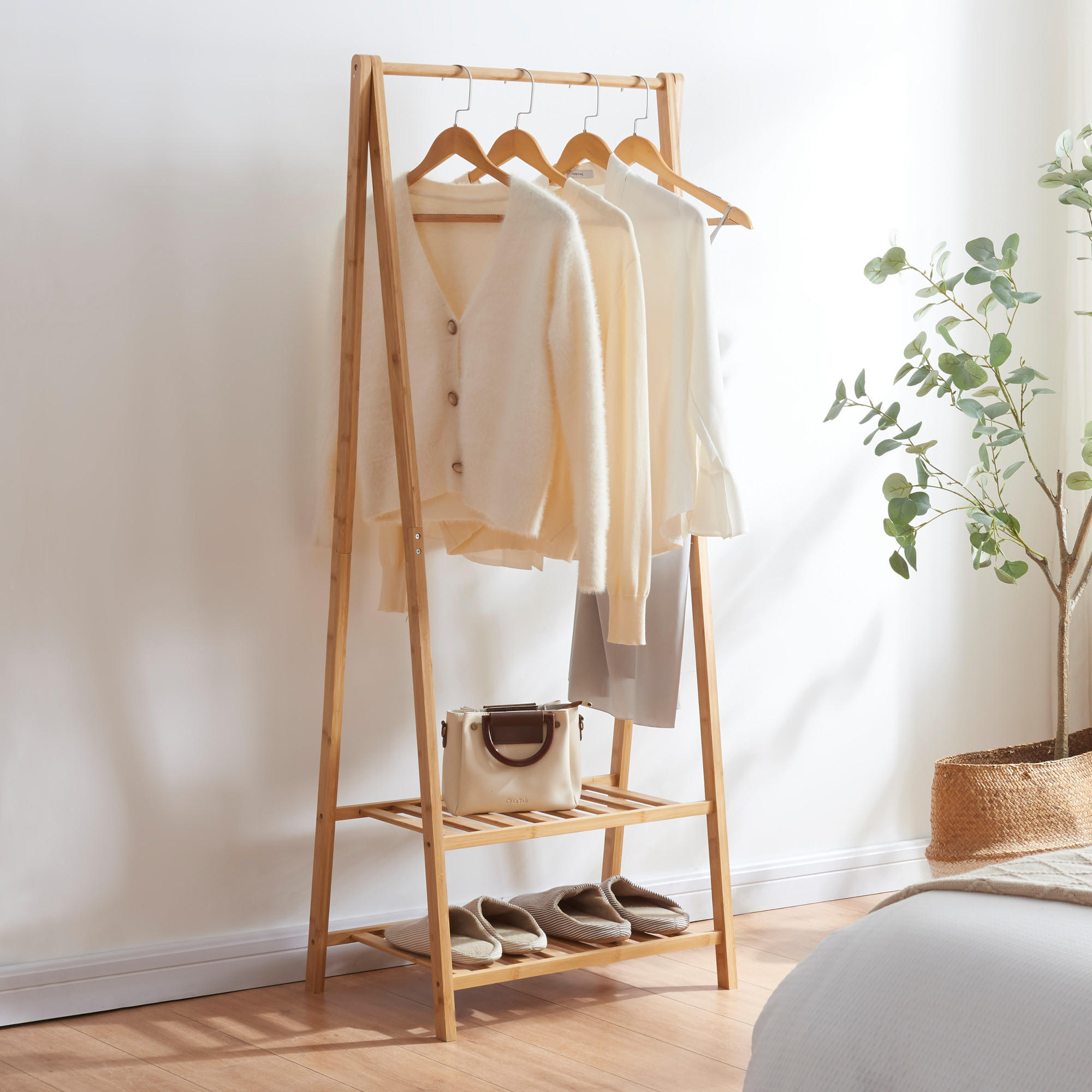 GARDEROBENSTÄNDER Öckerö - Naturfarben, Holz (60/150/40cm) - [en.casa]