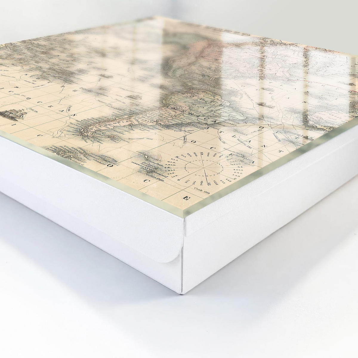 SCHLÜSSELBOX Weiß 30x30 cm – Türöffnung nach rechts - Weltkarte - Beige, Metall (30/30/5cm) - TULUP