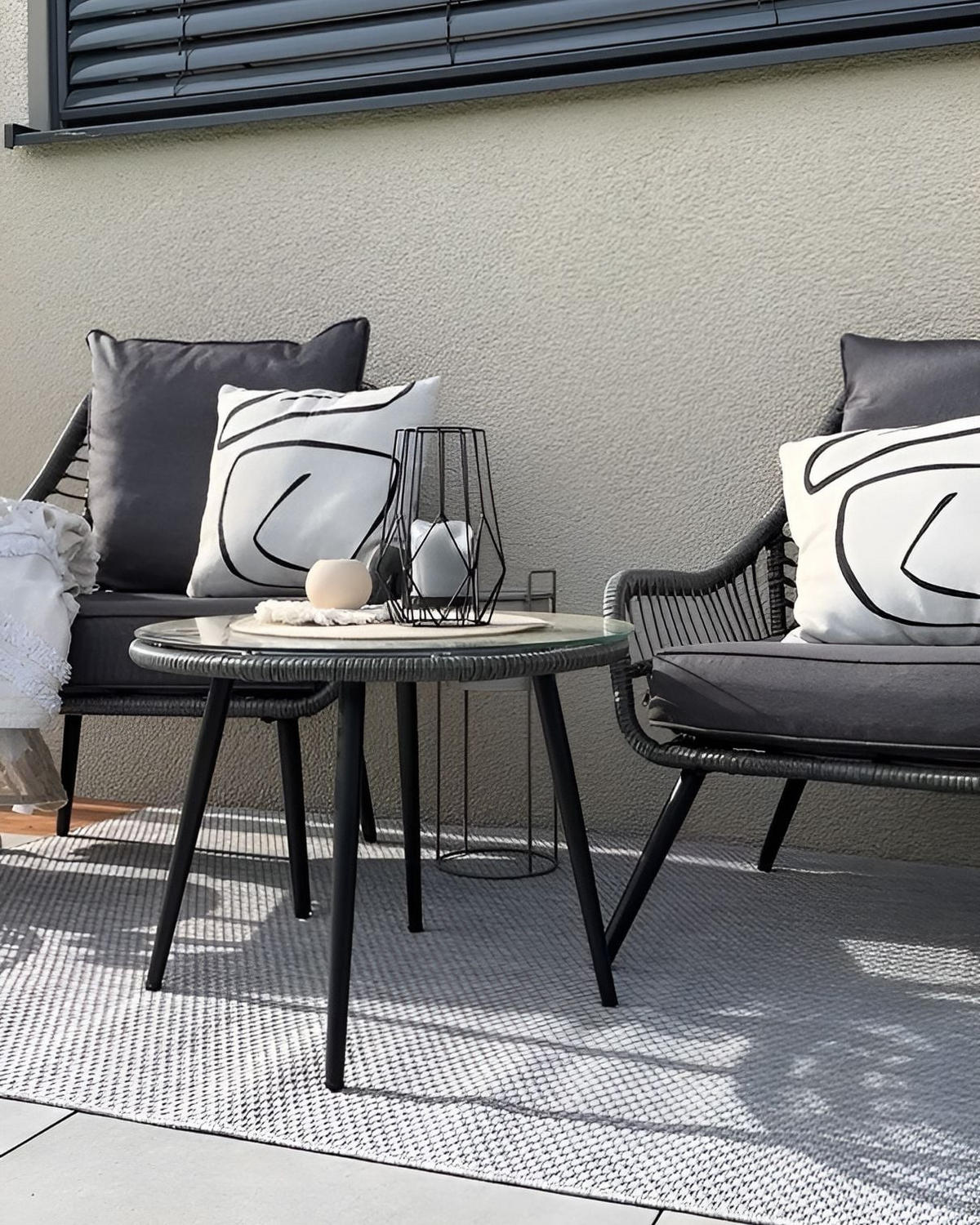 SET DE BALCON cu 2 locuri ratan gri deschis perne gri Laureto - gri, material plastic/material textil - Beliani