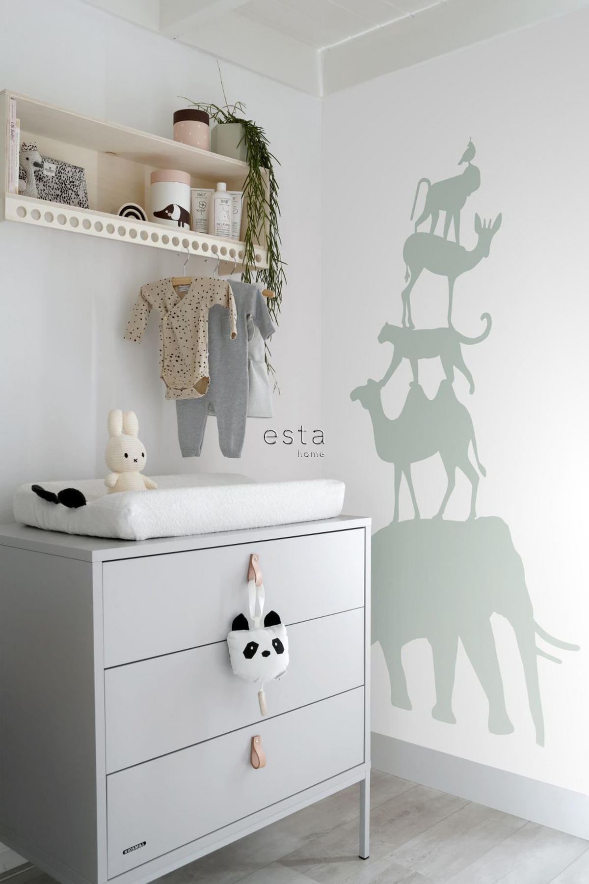 FOTOTAPETE gestapelte Tiere 150 x 279 cm - Grün, Papier (150/279cm) - ESTAhome