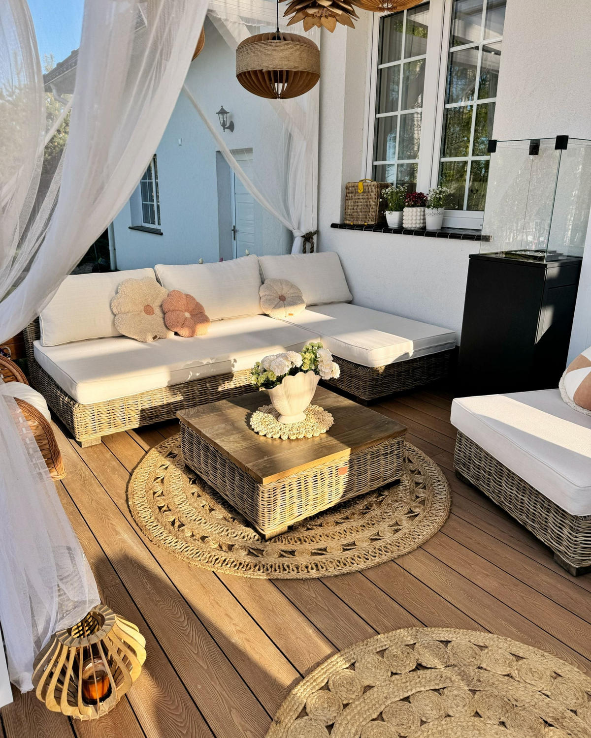 LOUNGE SADA 4-místná Bílá Varallo - bílá/šedá, přírodní materiály - Beliani