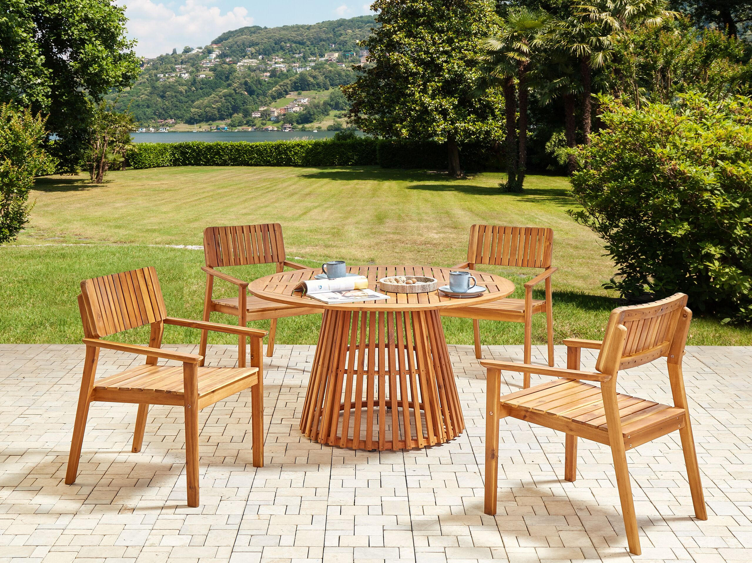 GARTENTISCH Heller Holzfarbton Agello - Hellbraun, Holz (120/120/74cm) - Beliani