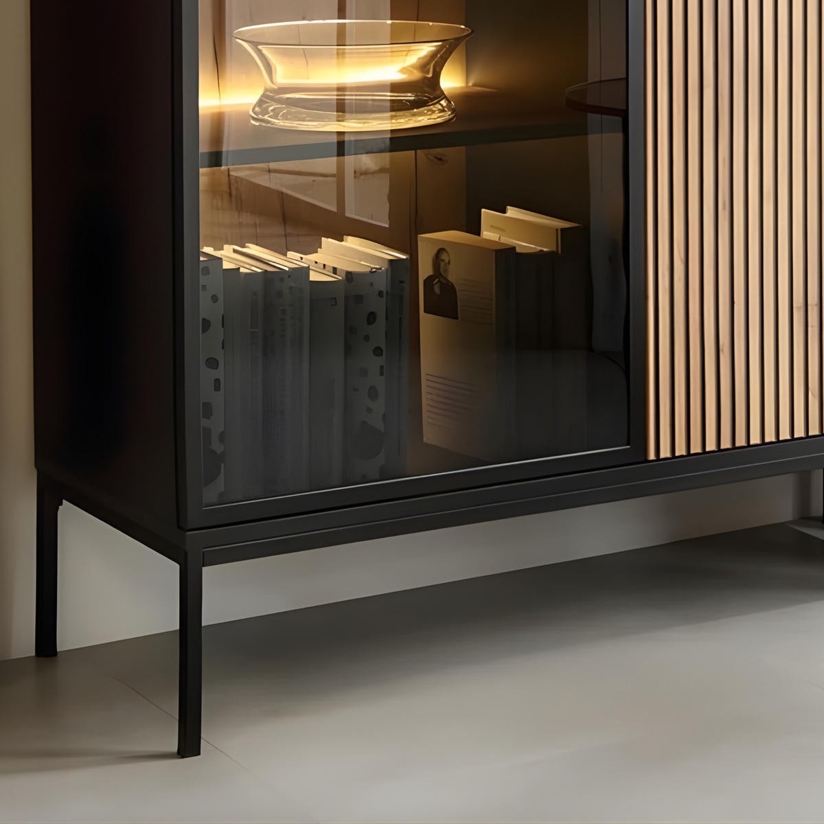 VITRINE Laval WTSZ104, Schwarz, Wotan-Eiche, Lamelle, mit LED-Beleuchtung - Eichefarben/Eiche Wotan, Glas/Holzwerkstoff (104/166/39cm) - Komodee