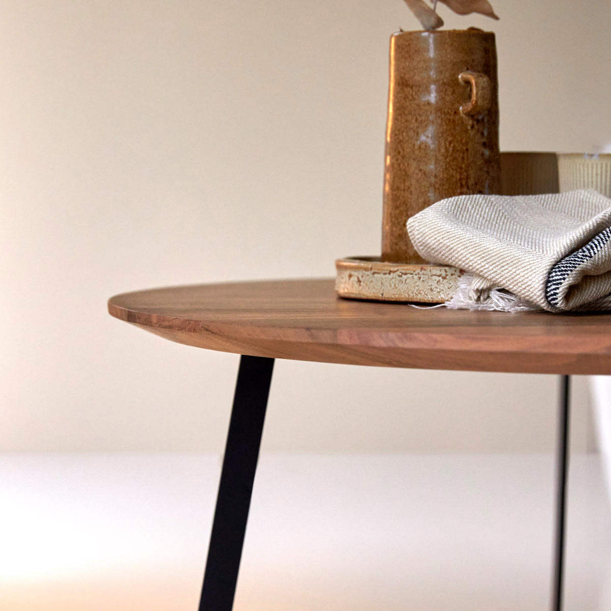 COUCHTISCH Temis Natur aus Akazie - Naturfarben, Holz (80/80/45cm) - Tikamoon