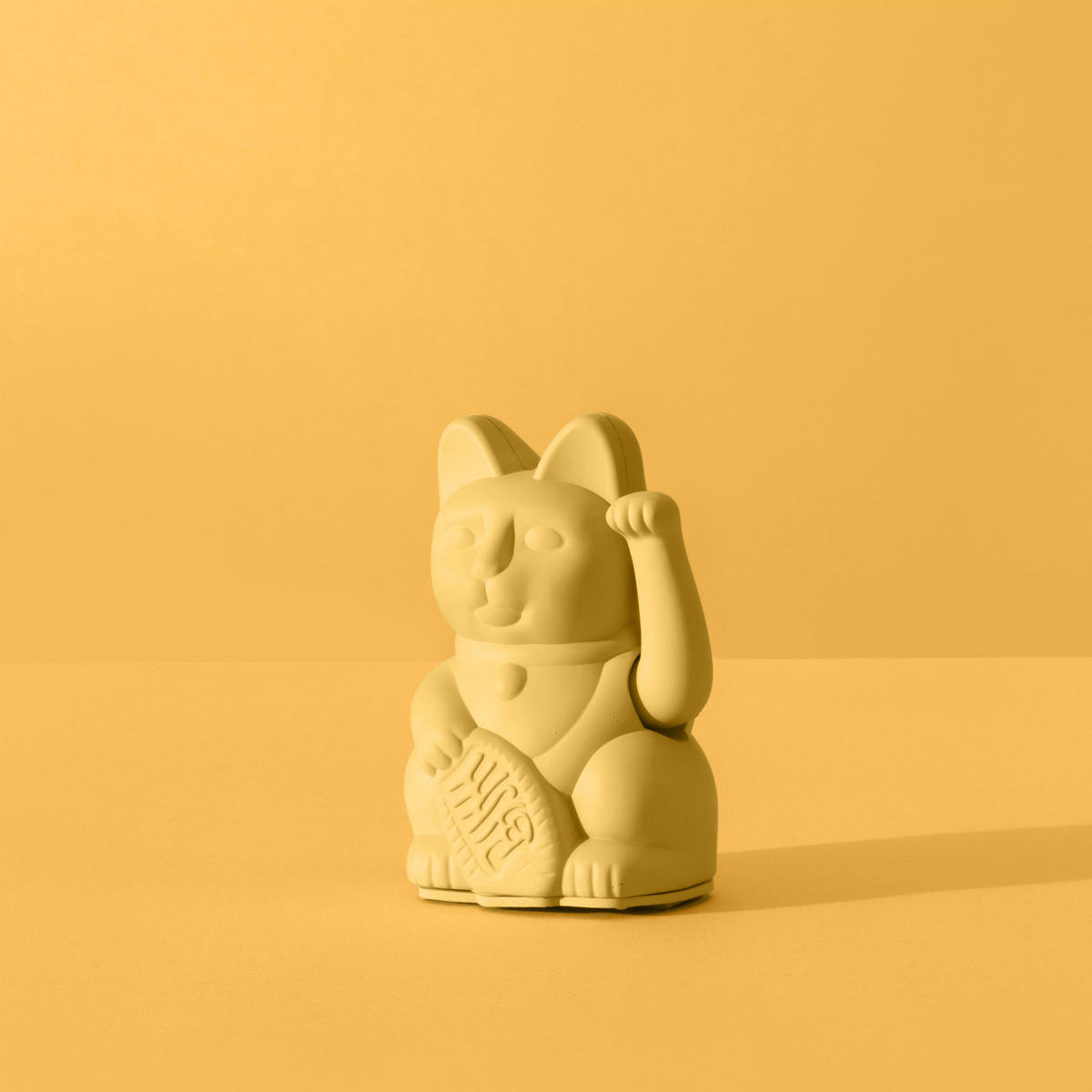 WINKEKATZE Lucky Cat Mini Maneki Neko, Kunststoff, Yellow, 9.8 cm - Gelb, Kunststoff (6.7/9.8/5.2cm) - Donkey Products