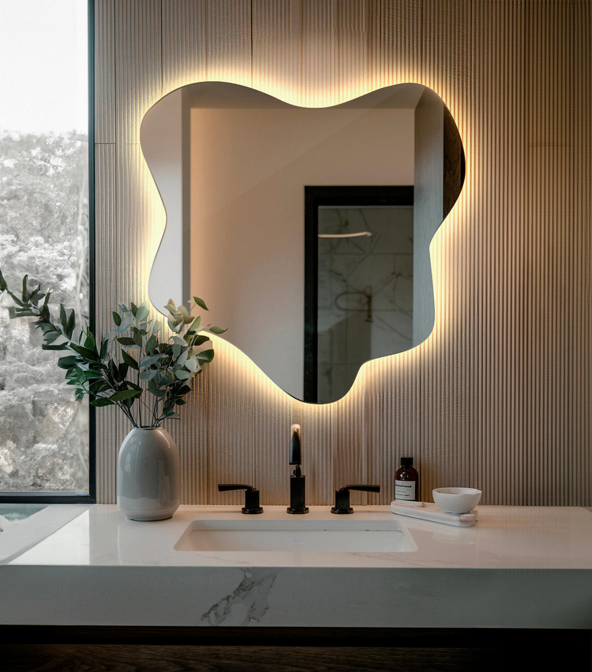 LED SPIEGEL 58 x 57,5 cm Unregelmäßige Form Warmweiß 3000K - Transparent, Glas (58/58/0.4cm) - TULUP
