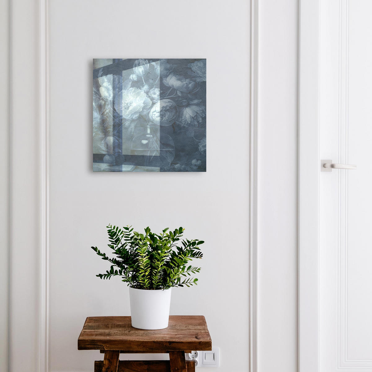 SCHLÜSSELBOX Weiß 30x30 cm – Türöffnung nach rechts - Blumen in einer Vase - Blau, Metall (30/30/5cm) - TULUP