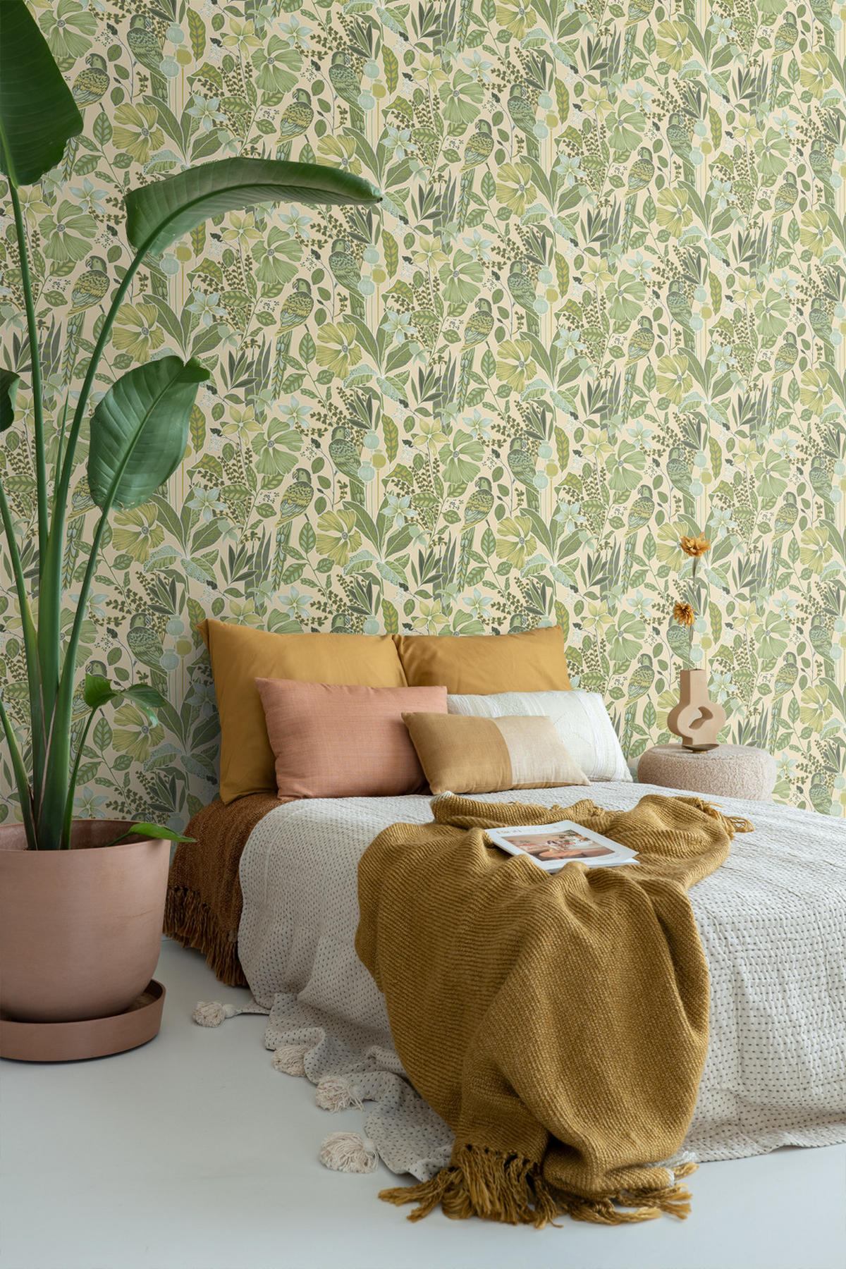 TAPETE tropischen Blumen und Paradiesvögeln 50 x 900 cm - Grün, Papier (50/900cm) - ESTAhome