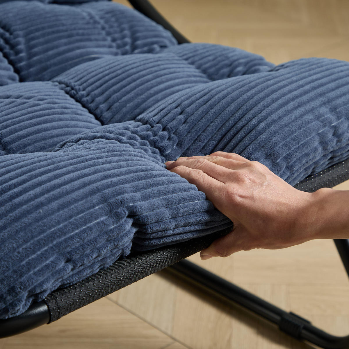 RELAXAČNÉ kreslo s taburetkou 65/78/86 cm tmavomodré s čiernym rámom na oddych z ocele - tmavomodrá, kov (78/86/65cm) - OKWISH