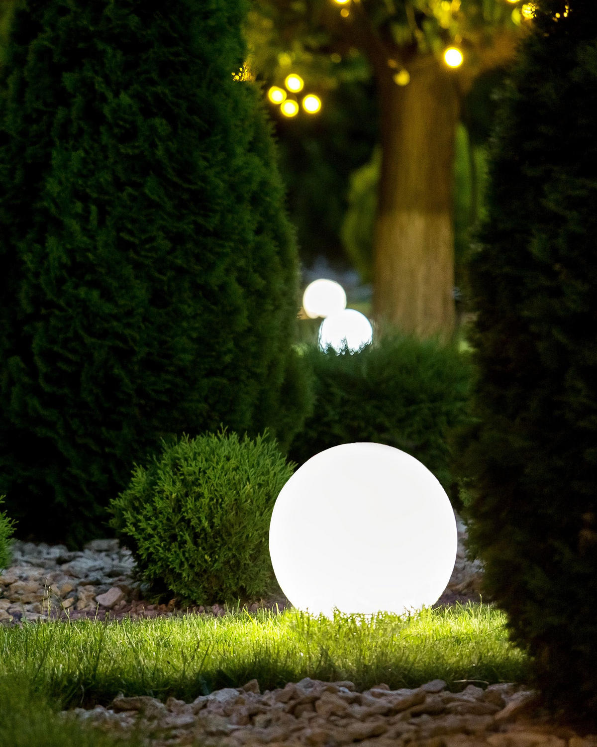 LED- KUGELLEUCHTE Weiß Jocoy - Weiß, Kunststoff (50/50/42cm) - Beliani