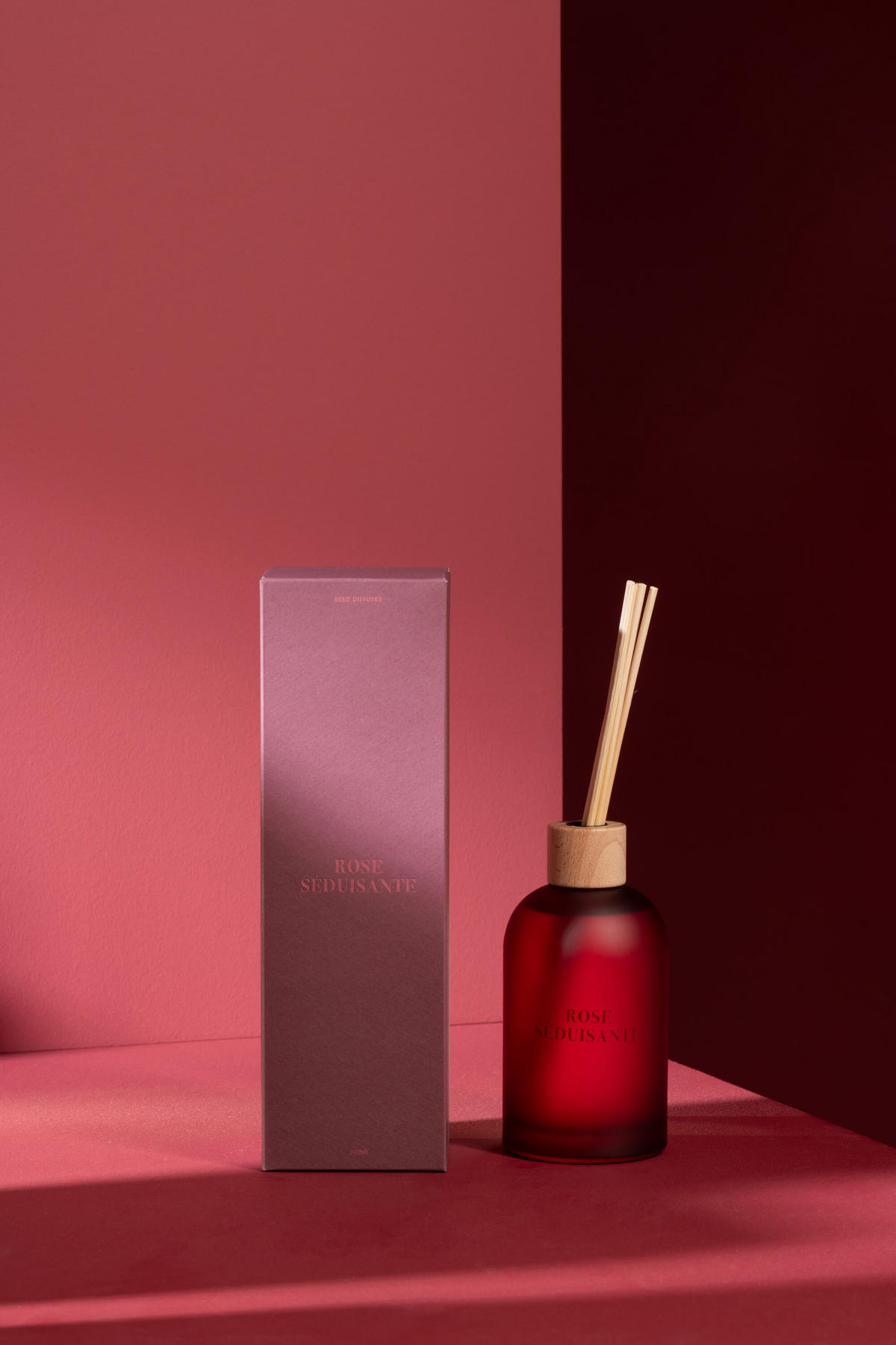 HAUSPARFUM ACCORDS ESSENTIELS - Rot - 250 ml - Rot, Paraffin (7.5/27.5/7.5cm) - J-Line