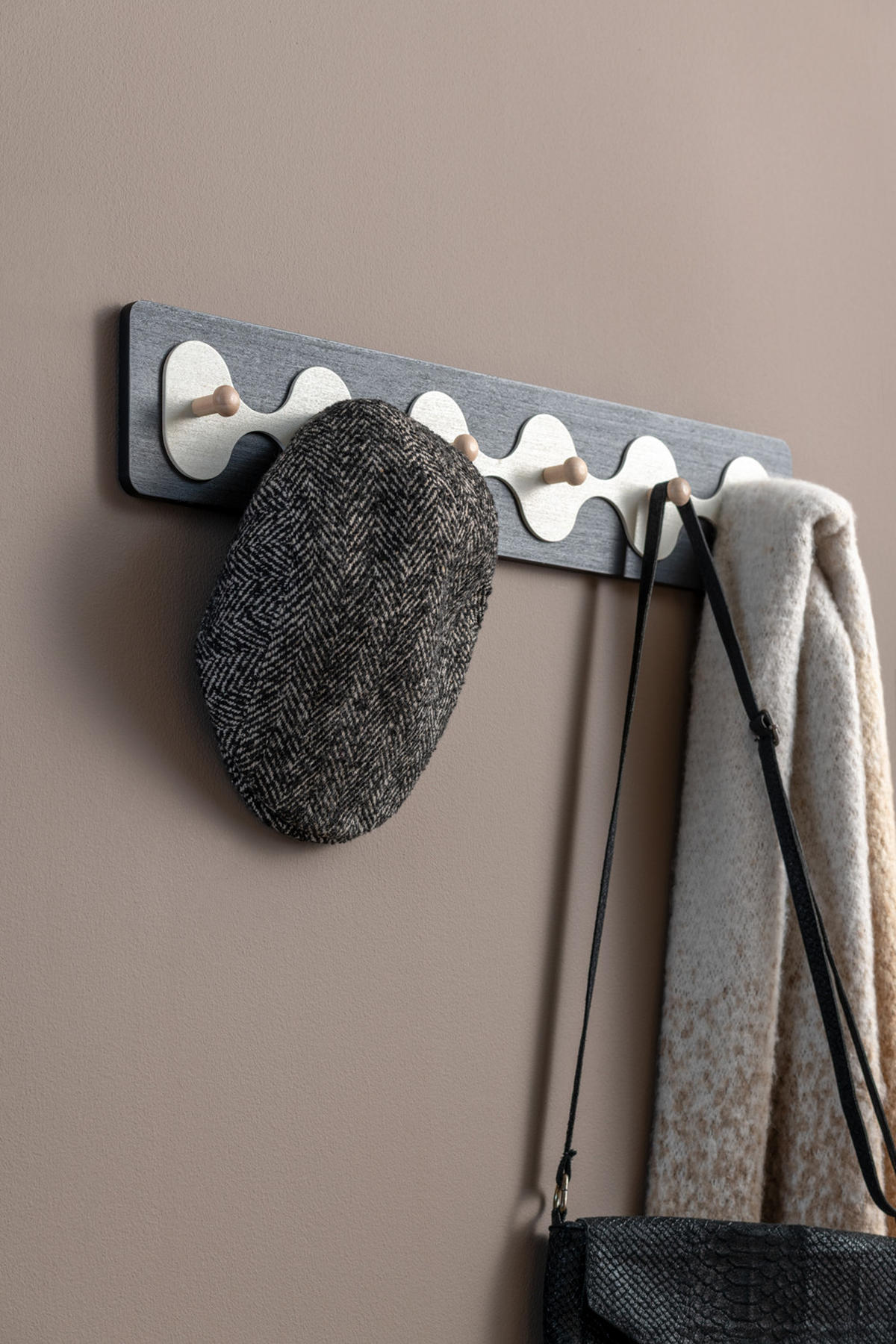 WANDGARDEROBE Rizar Schwarz 60/4.5/11.5 cm - Schwarz, Holz (4.5/11.5/60cm) - Present Time