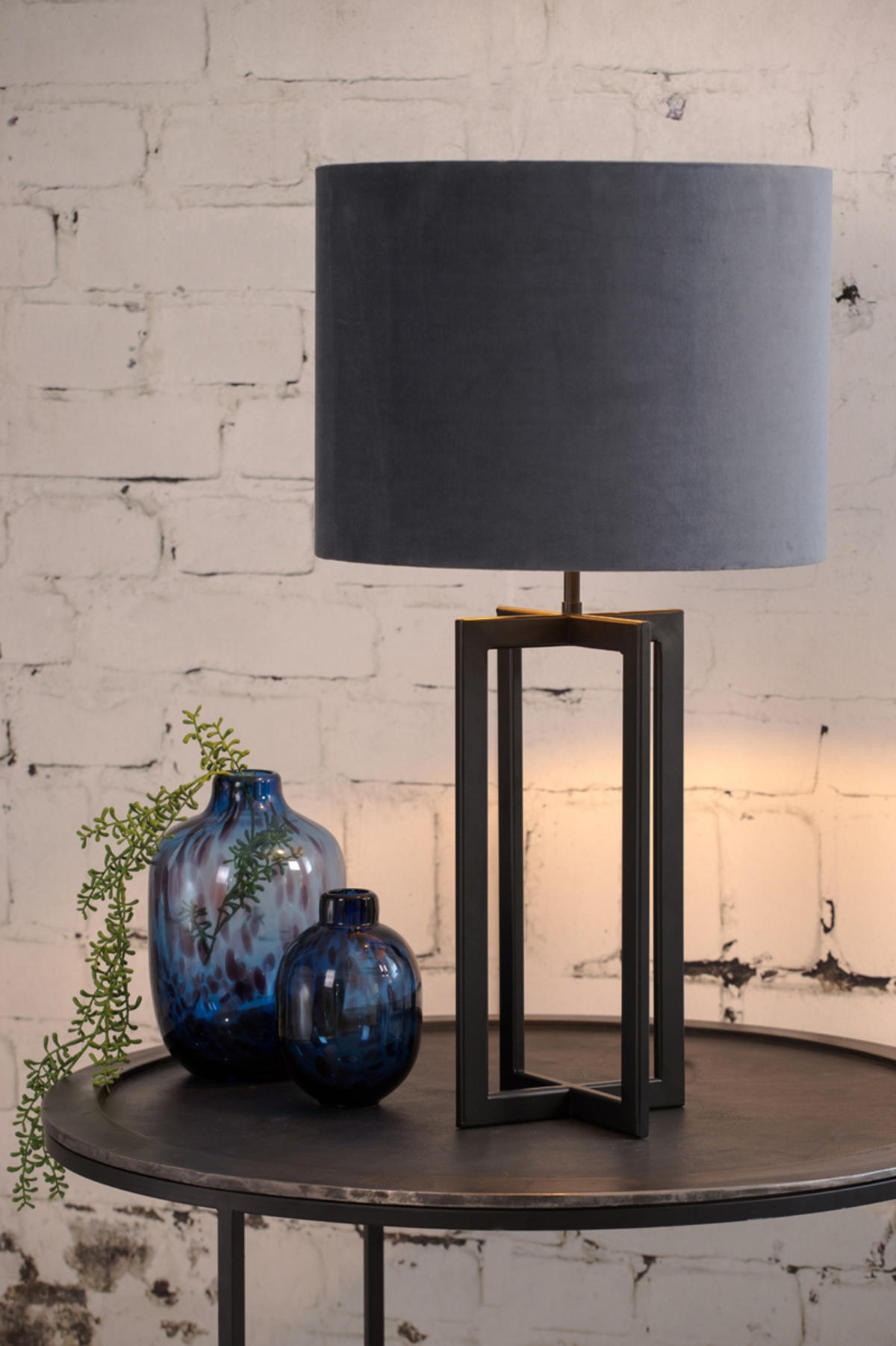 LAMPENFUSS Mace Schwarz 21/21/46 cm - Schwarz, Metall (21/21/46cm) - Light & Living