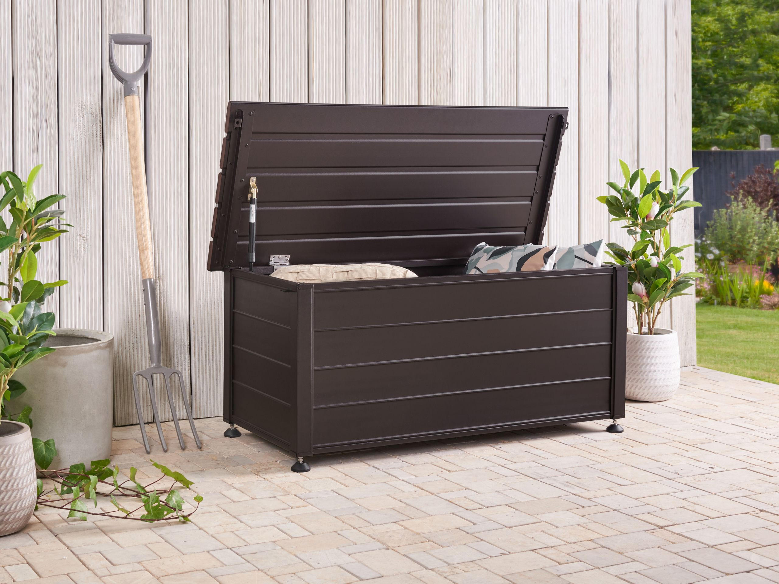 AUFBEWAHRUNGSBOX Braun Campalto - Braun, Metall (113/52/50cm) - Beliani