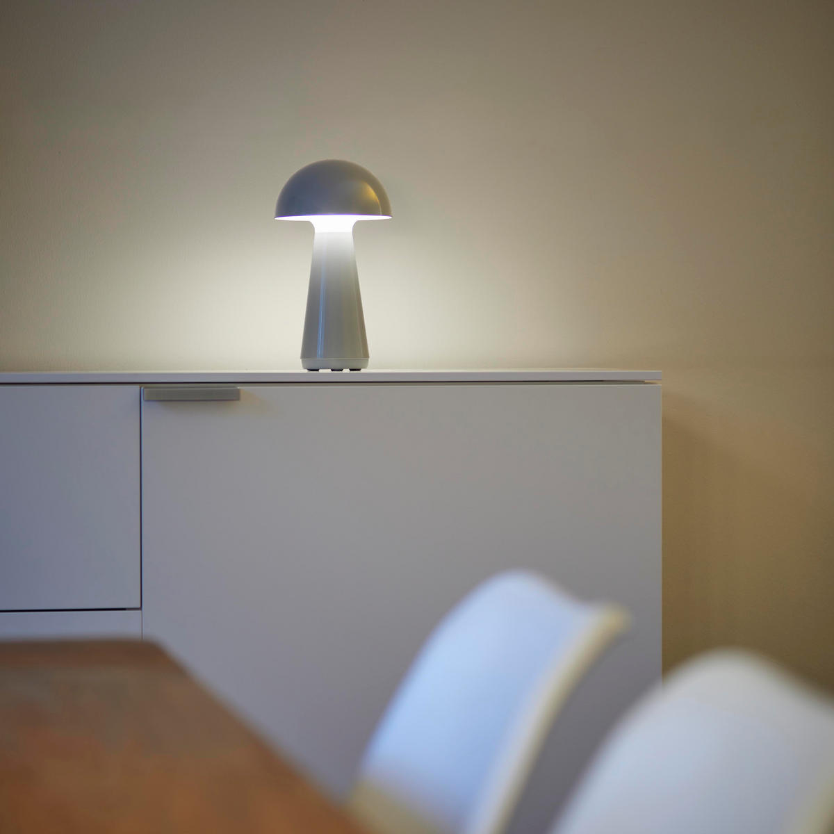 LED-AKKU-TISCHLEUCHTE - dimmbar mit Touch-Sensor und USB-C Ladefunktion für Innen und Außen, grau - Grau, Kunststoff (16/16/28.5cm) - Northpoint