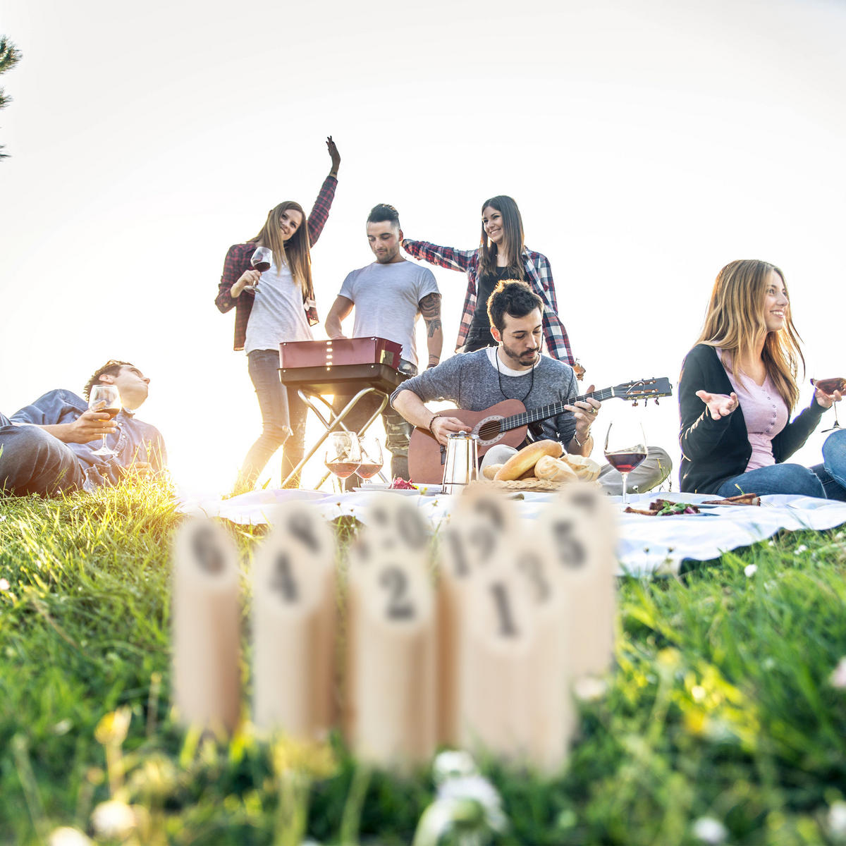 KUBB hra - svetlohnedá, drevo (28/18.5cm) - Relaxdays