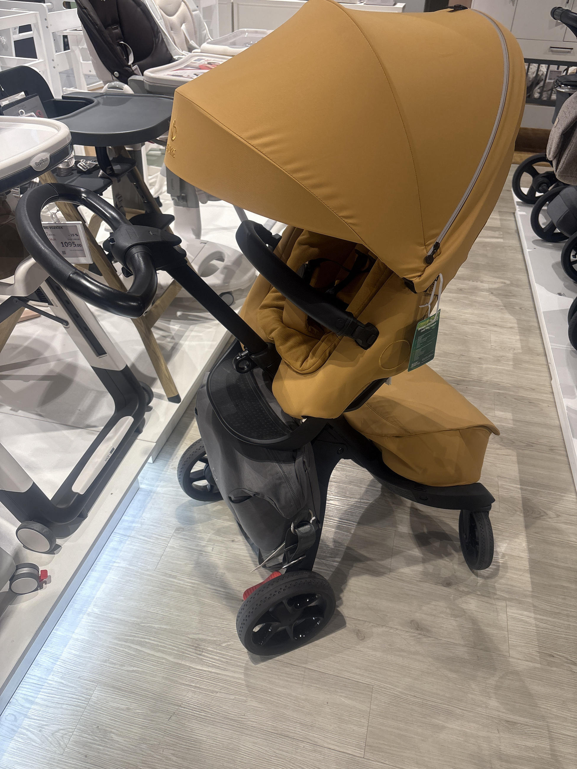 otroški voziček xplory x rumene barve - Stokke