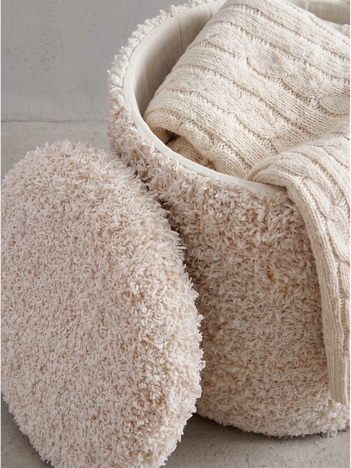 SITZHOCKER RHONE, Stoff, mit Textilbezug, Beige, Ø 40 x 45 cm - Beige, Textil (40/45/40cm) - KADIMA DESIGN